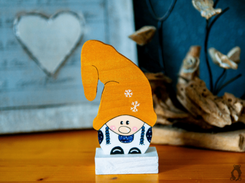 Le Gnome femme en bois